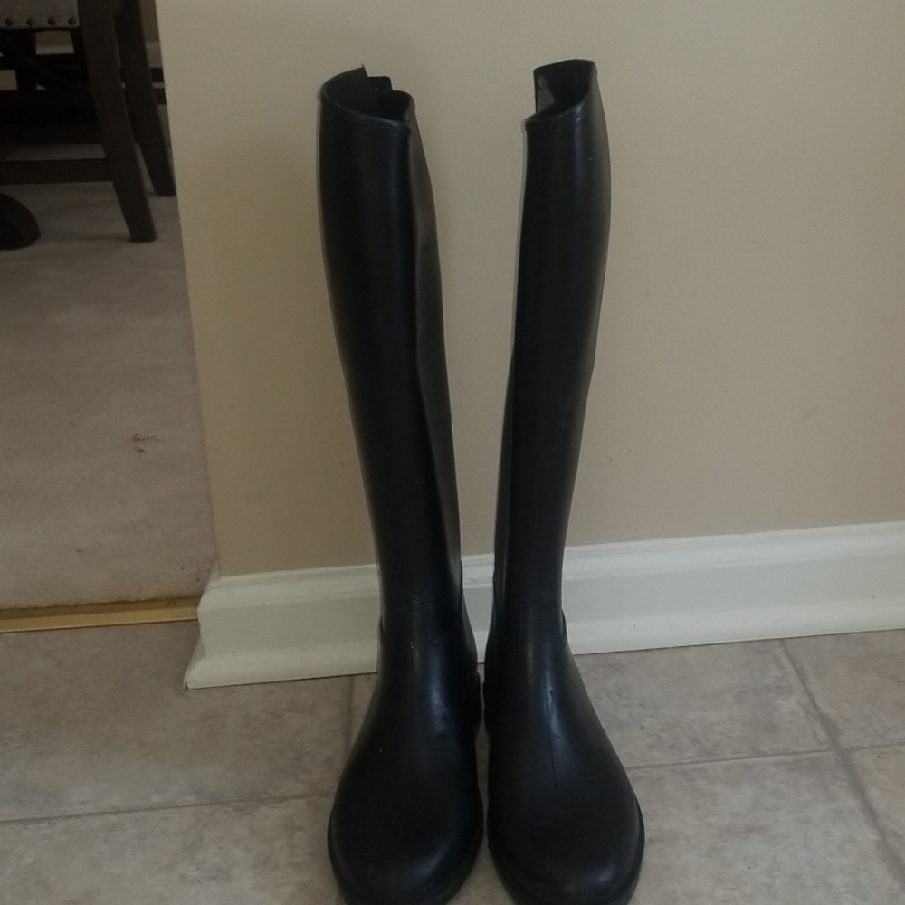 Riding boots